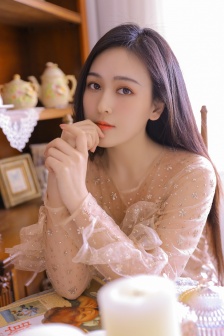 公的浮之手中
